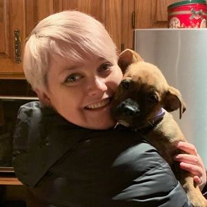 Meet your Posher, Liora